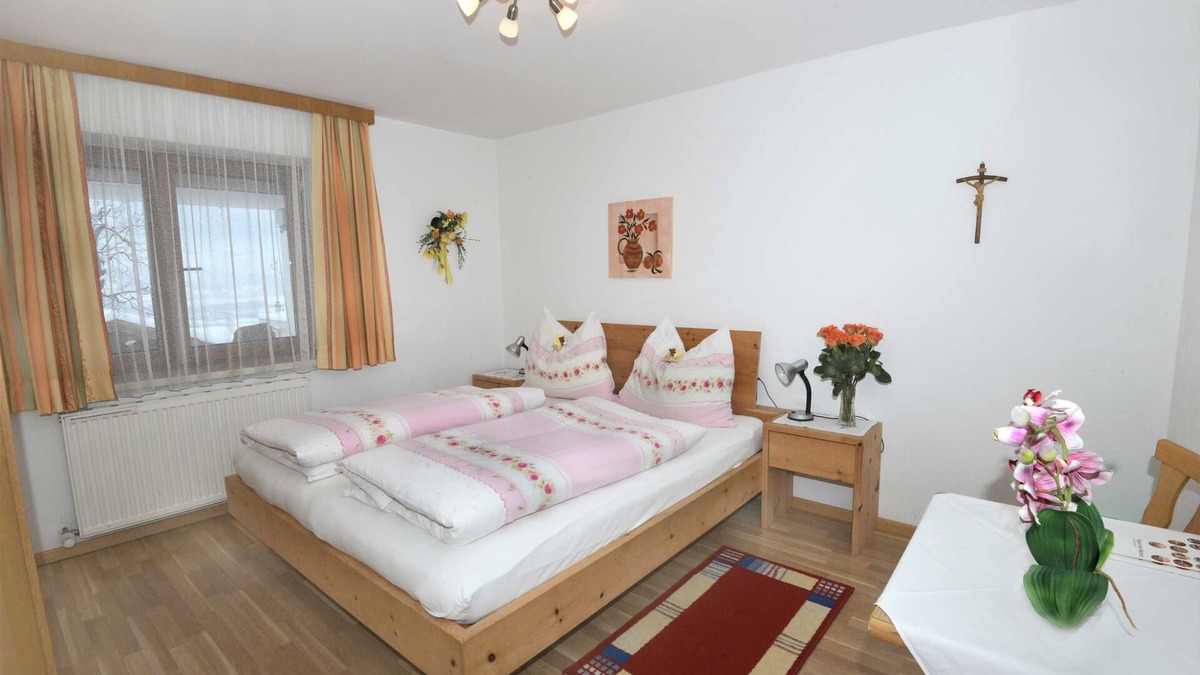 Thaur Apartment | Double room with shower and WC 5 - Gästehaus Sonnenheim