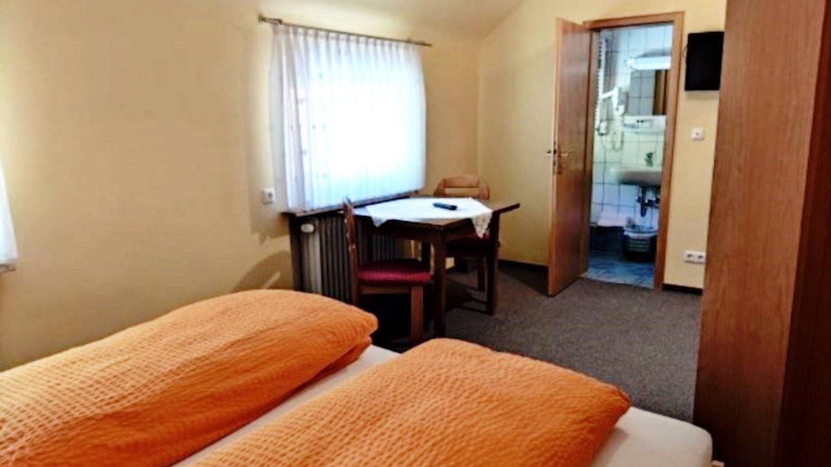 Beerfelden Cottage | Double room without balcony 08 - Gasthaus Zum Pälterwald