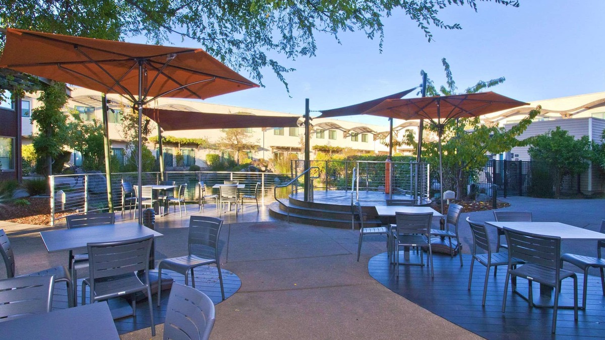 American Canyon Hotel | DoubleTree by Hilton Napa Valley - American Canyon
