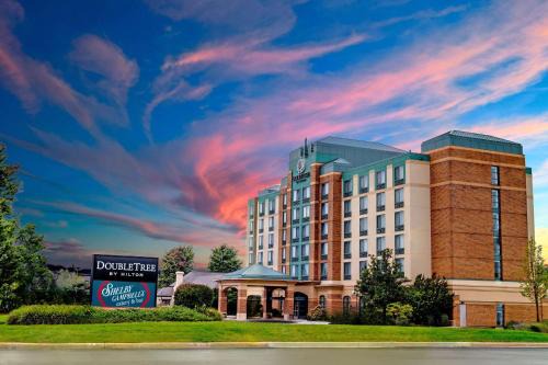 Russell Hotel | Doubletree by Hilton Pleasant Prairie Kenosha, WI