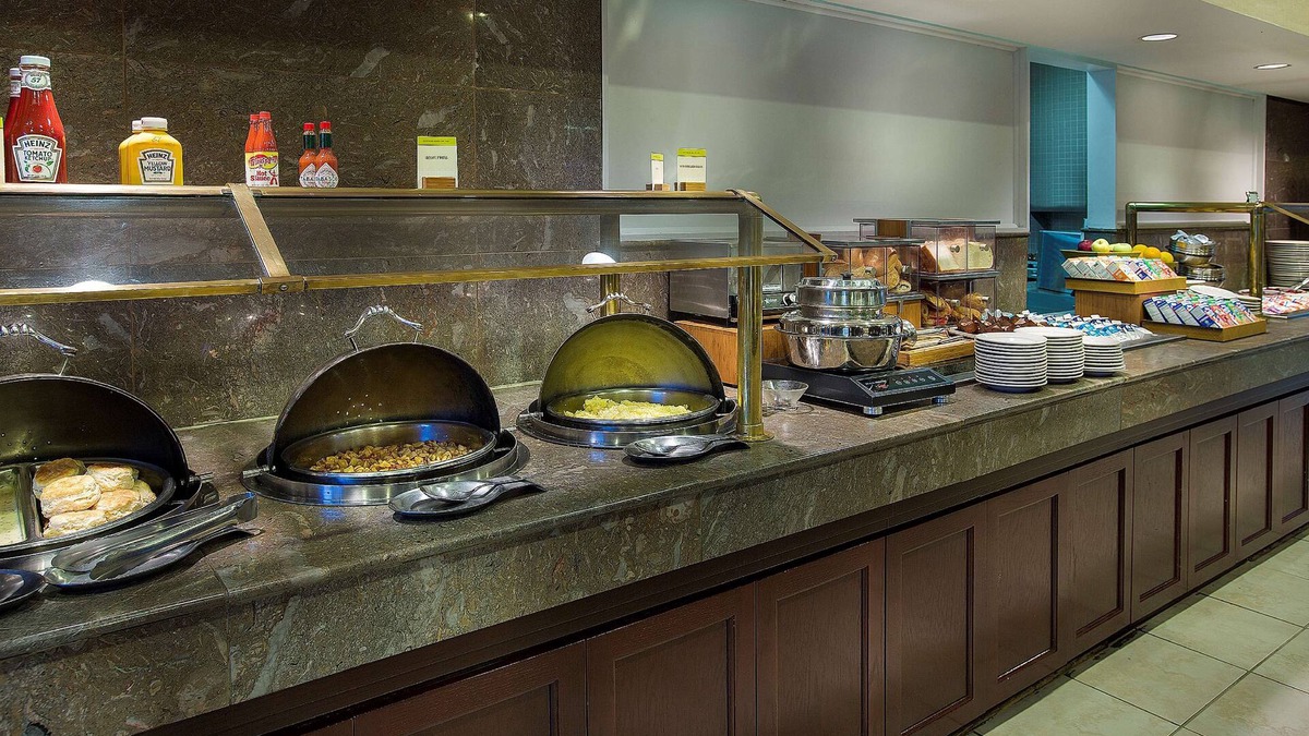 Charlotte Hotel | DoubleTree by Hilton Charlotte Airport