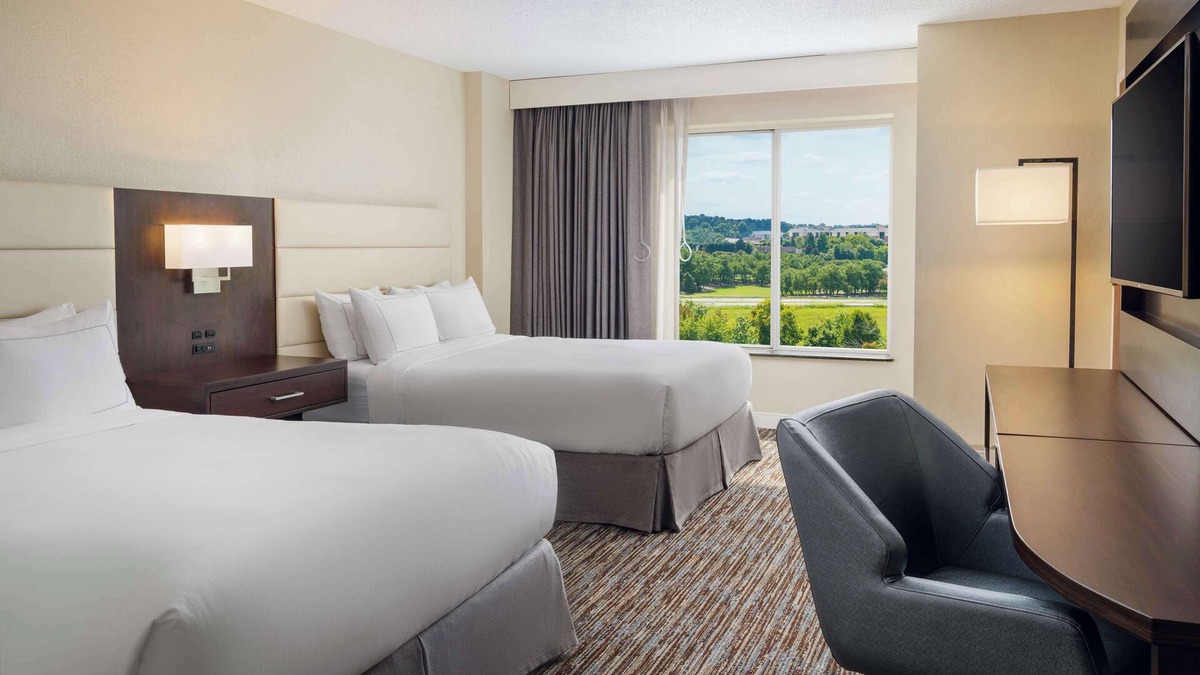 Greensboro Hotel | DoubleTree by Hilton Greensboro