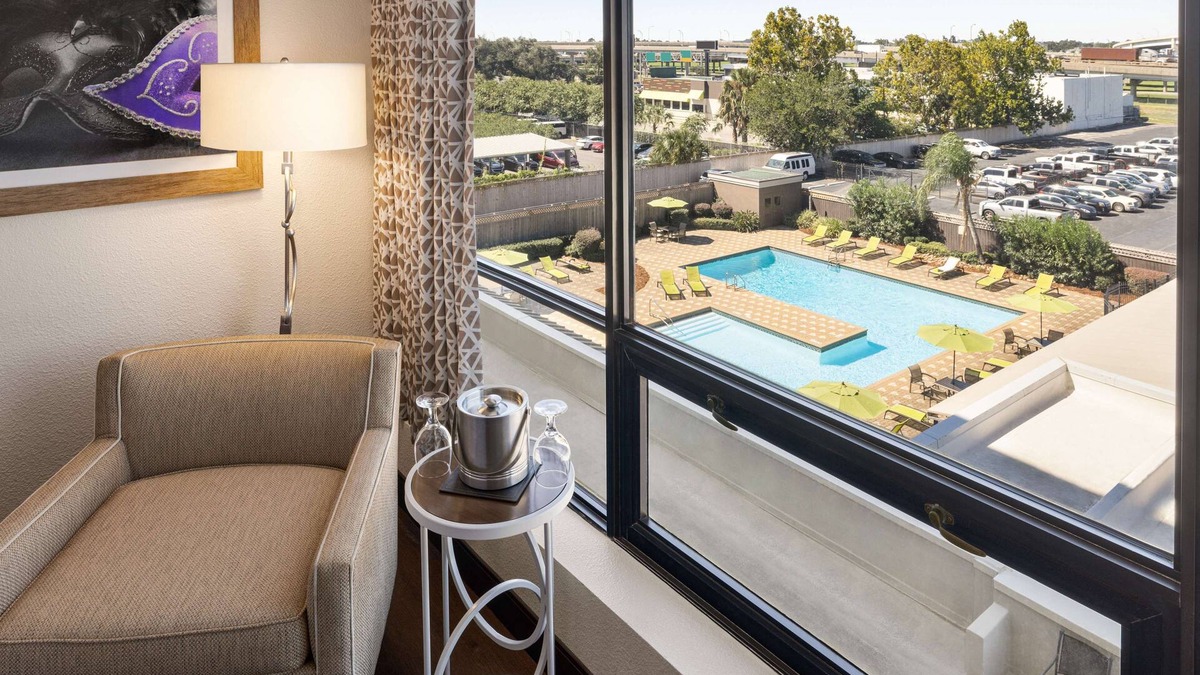 Kenner - Louis Armstrong International Airport Hotel | DoubleTree by Hilton Hotel New Orleans Airport