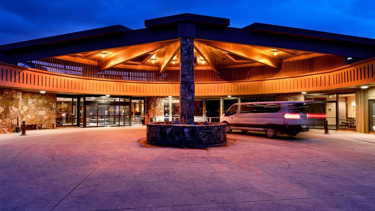 Heart of Missoula Hotel | DoubleTree by Hilton Hotel Missoula - Edgewater