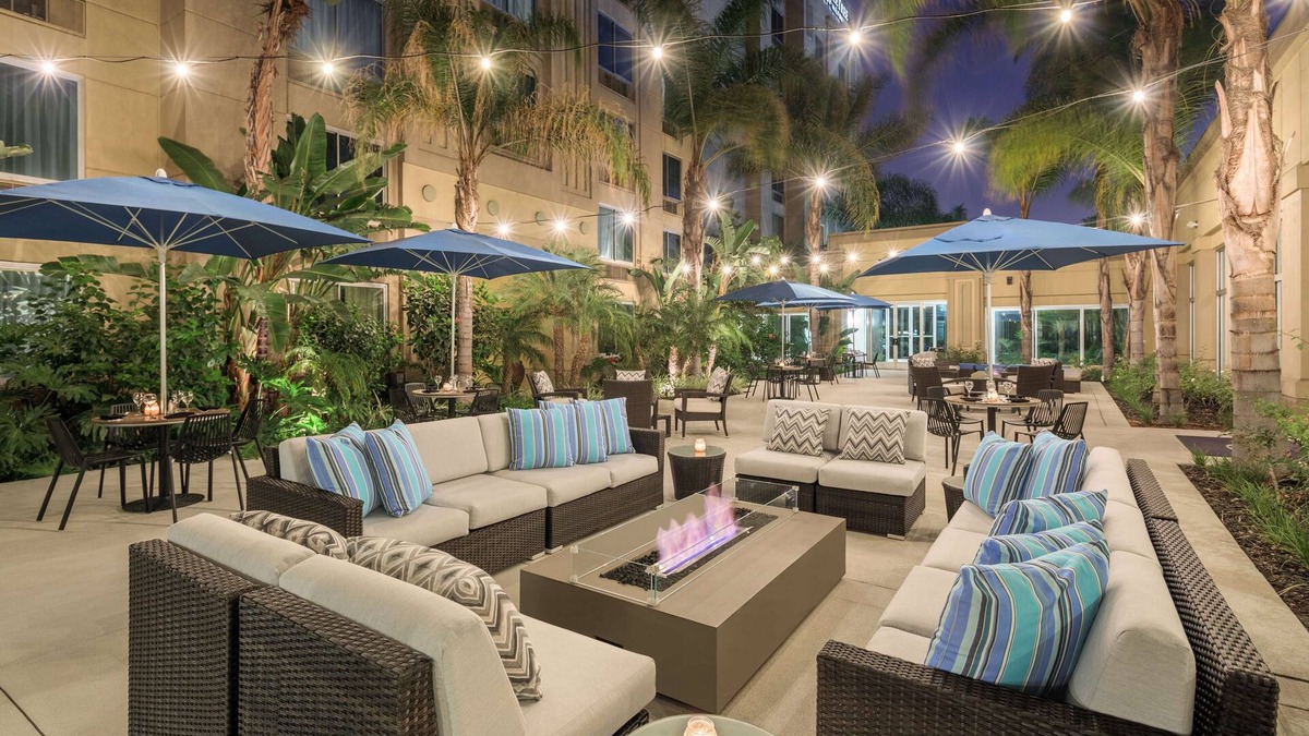 Commerce Hotel | DoubleTree by Hilton Los Angeles - Commerce