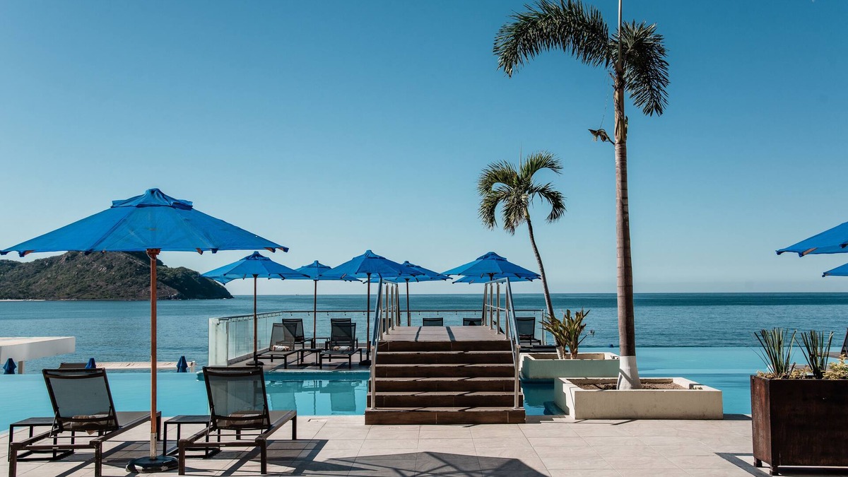 Zona Dorada Resort | DoubleTree by Hilton Mazatlan