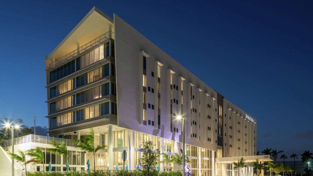 Doral Hotel | DoubleTree by Hilton Miami - Doral, FL