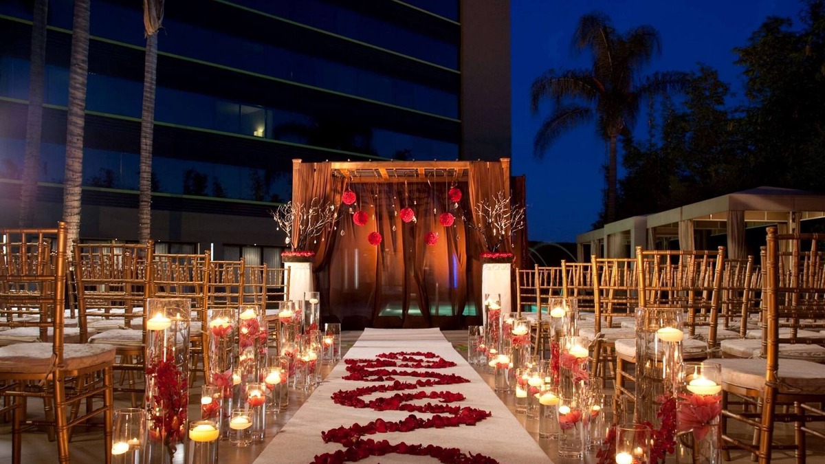 Monrovia Hotel | DoubleTree by Hilton Monrovia - Pasadena Area