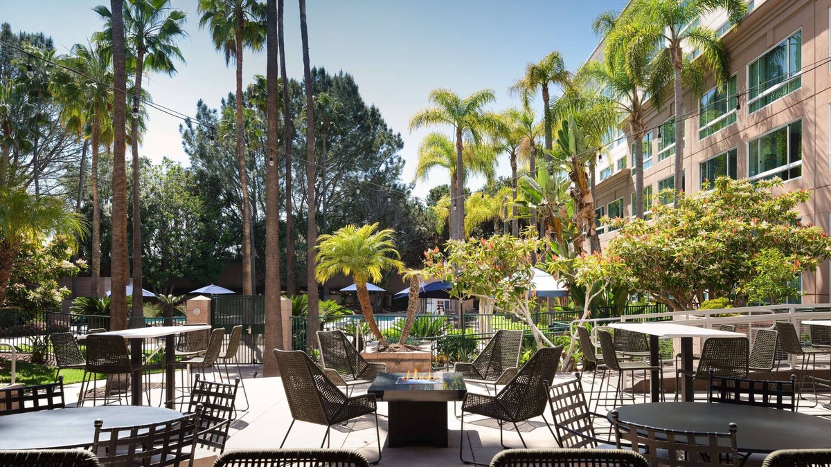 Carmel Valley Hotel | DoubleTree by Hilton San Diego - Del Mar