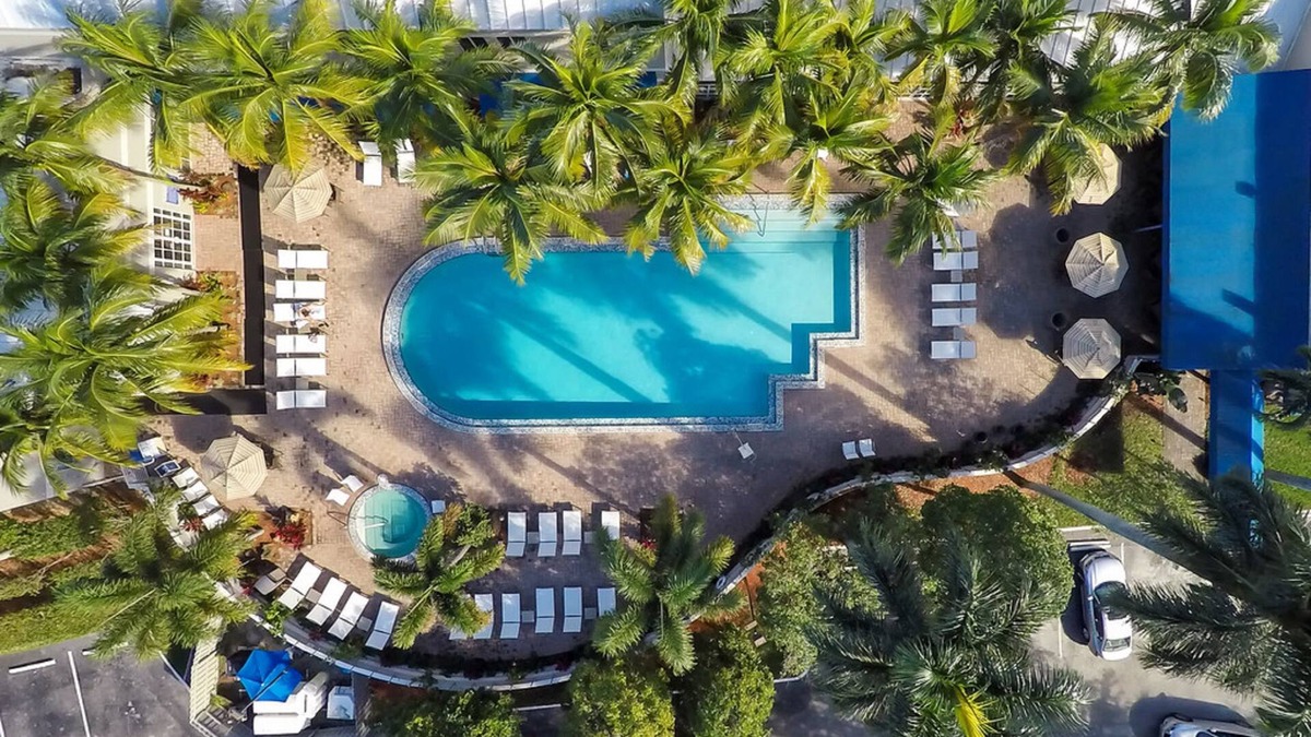 Deerfield Beach Hotel | DoubleTree by Hilton Deerfield Beach Boca Raton