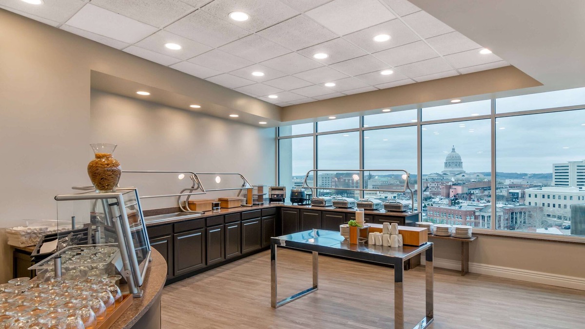 Jefferson City Hotel | DoubleTree by Hilton Hotel Jefferson City