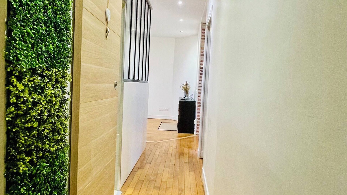 Villemomble Apartment | Douce France - 300 m RER Paris/6persons/2chambres/disney 30mn