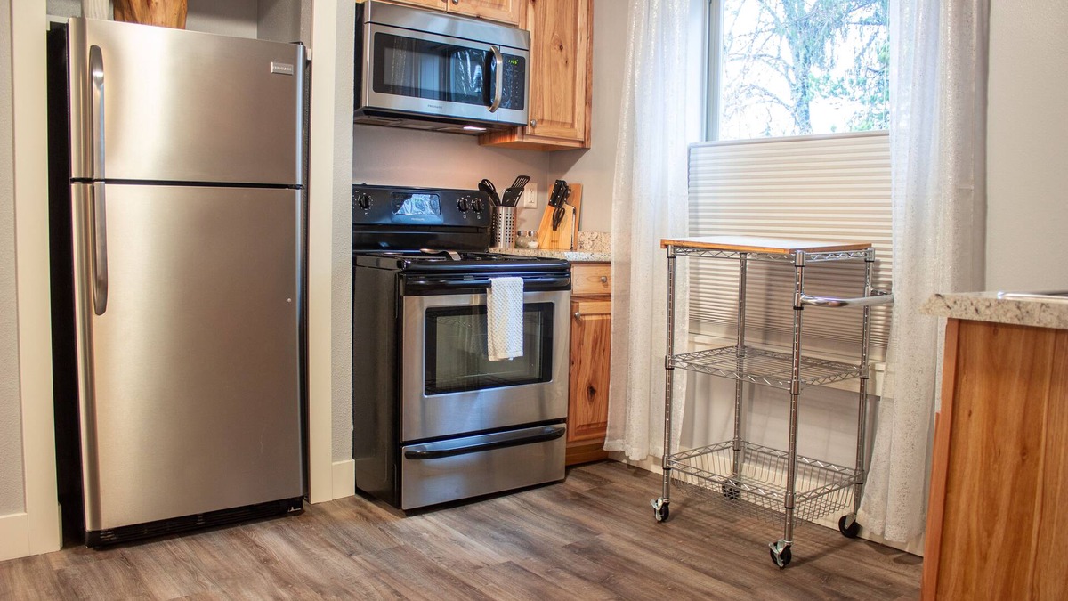 McMinnville Apartment | Douglas on Third