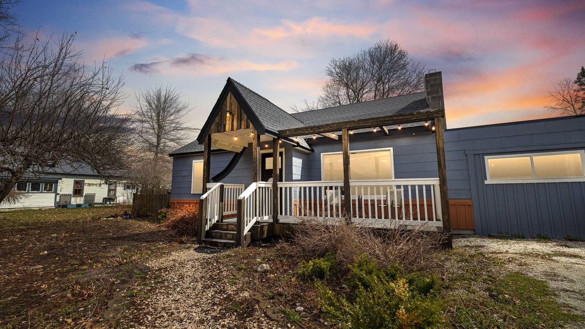Dover Bay Cottage | Dover Dreamer - Fireplace, BBQ, and Firepit