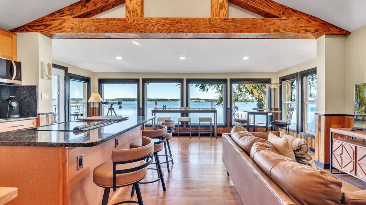Barstow Apartment | Downs By The River W/beautiful views of Sunset!