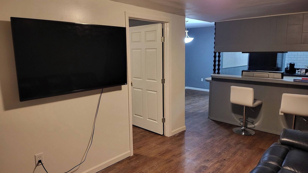 Gatesville Apartment | Downstairs 2-bedroom apartment with WiFi, AC in Gatesville