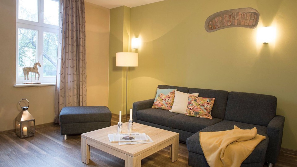 Stolpe Apartment | Downton Abbey WF-50 - The West Wing Downton Abbey: Historic vacation apartment