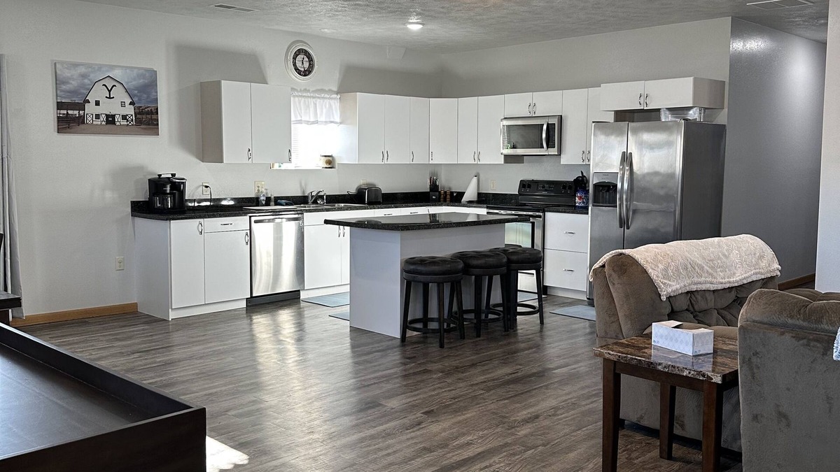 Stanton Apartment | Downtown 2 Bedroom in Stanton