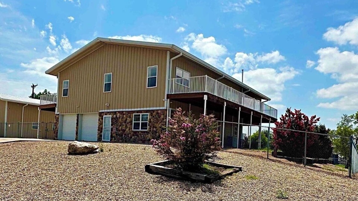 Roswell House | Downtown 4-bedroom house with views and lots of space