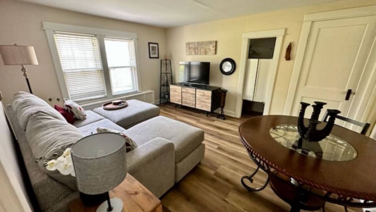 Skaneateles Apartment | Downtown Access Unit Three