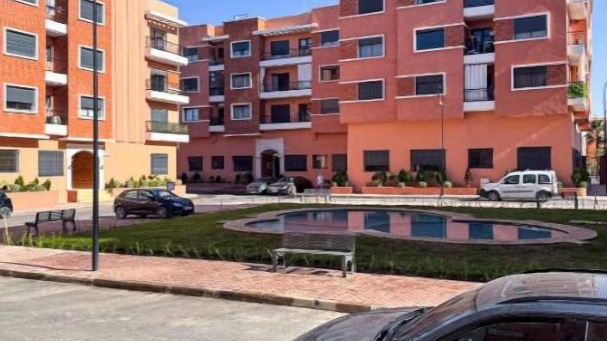 Camp El Ghoul Apartment | Downtown apartment with pool