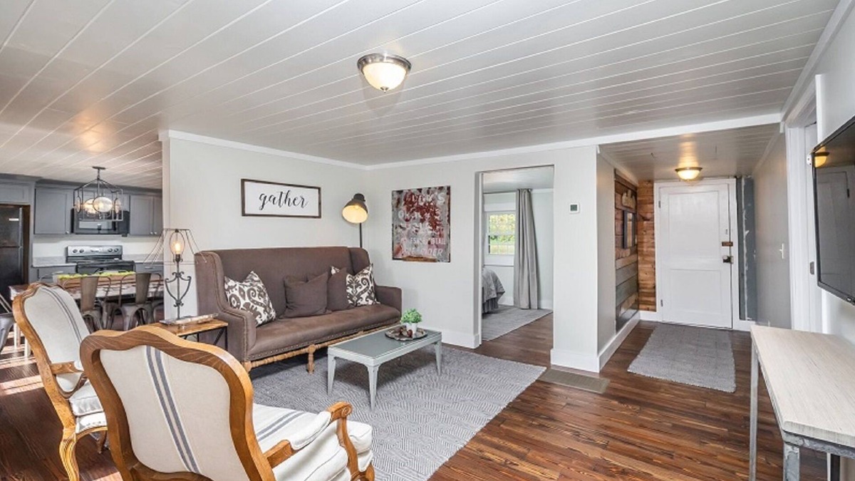 Ellijay House | Downtown Bungalow Right in the Heart of Ellijay/Minimum Age Requirement of 25 y