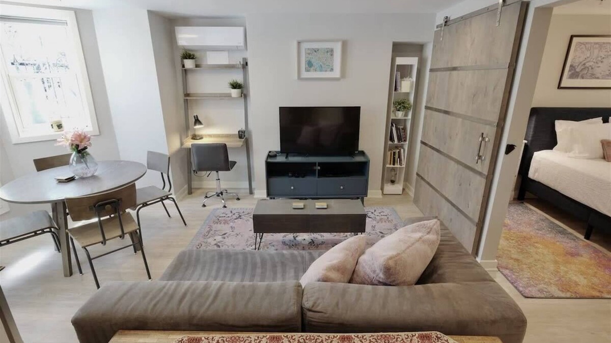 Logan Circle Apartment | Downtown DC Awaits with Parking Permit