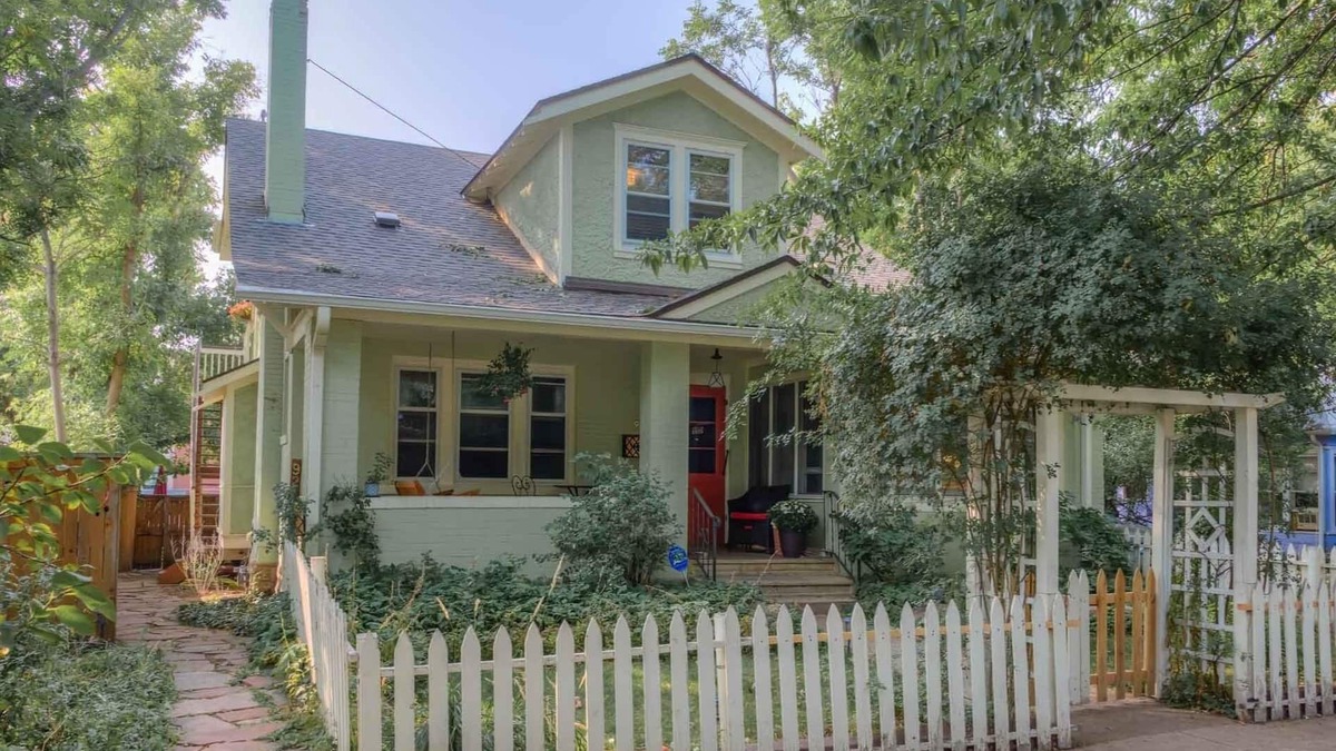 Mapleton Hill Condo | Downtown Delight off Pearl street