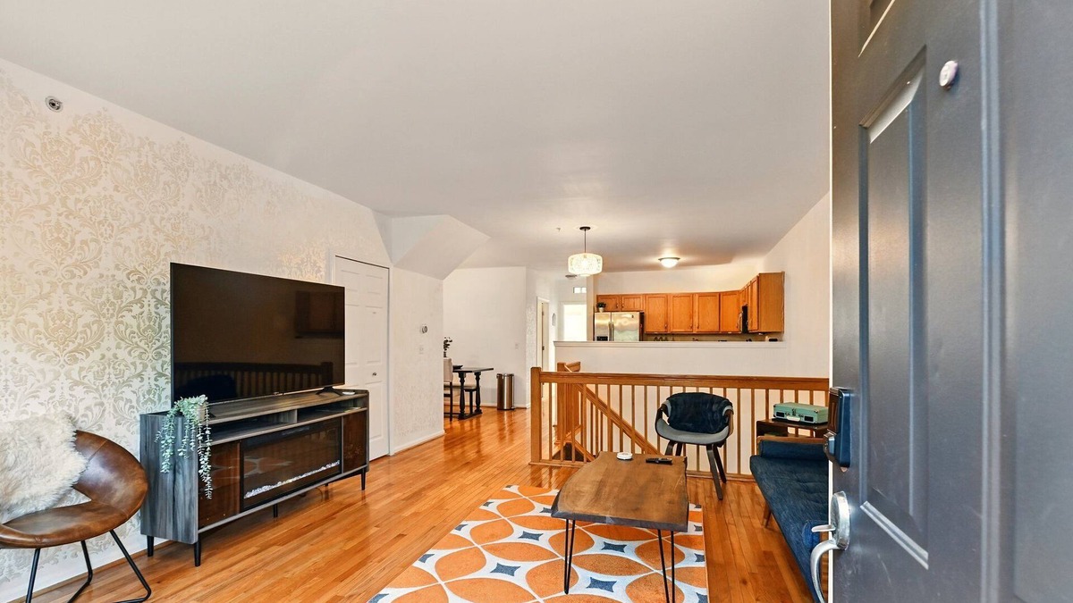 Midtown Condo | Downtown Detroit Big Cheese Executive Retreat Walk to Stadiums, Concerts & Fox