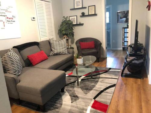 Downtown Dunedin Apartment | Downtown Dunedin! 2 bedroom 2 bath NO KIDS, NO PETS