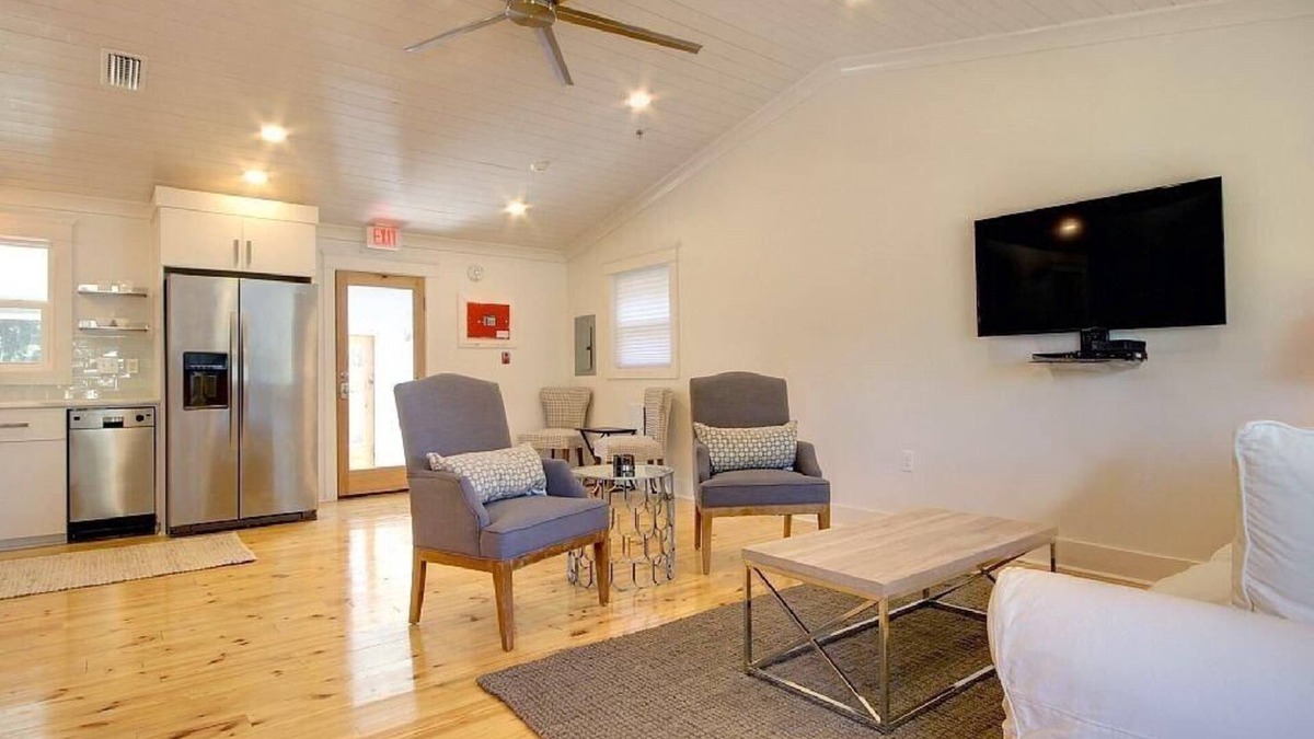 Fairhope House | Downtown Fairhope Cottage-walking distance to everything!