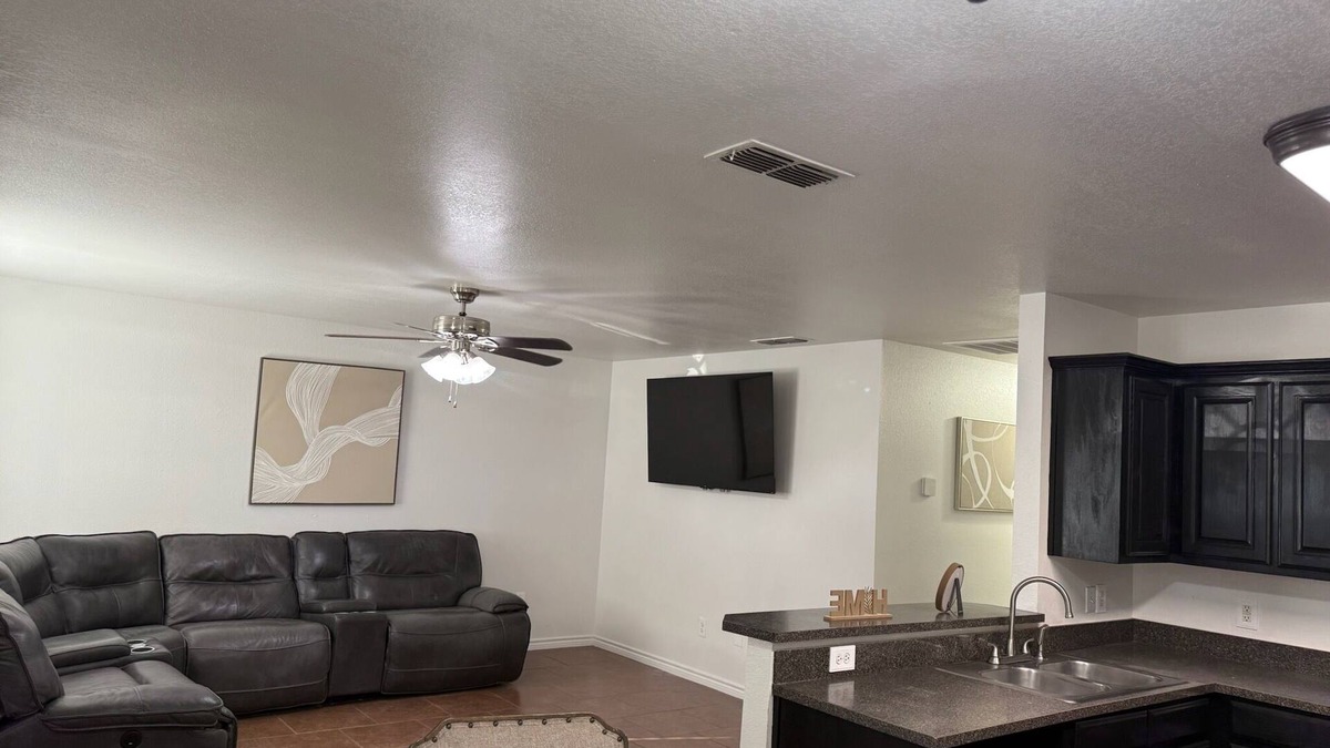 Odessa House | Downtown Family Friendly 3 bed Home with large patio
