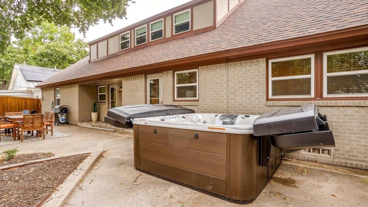 Fort Worth House | Downtown Fort Worth 4 Bedroom Rental Perfect for Relocations & Temporary Stays
