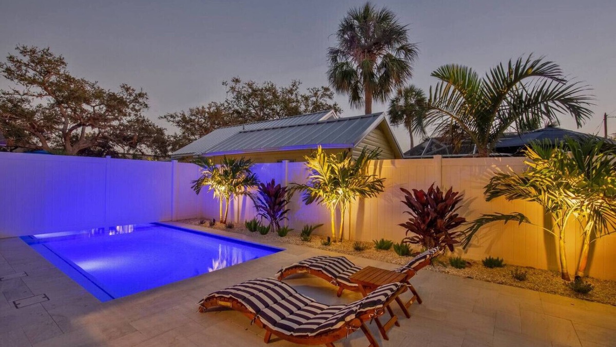 Gulfport Apartment | Downtown-Gulfport/Cooled Pool