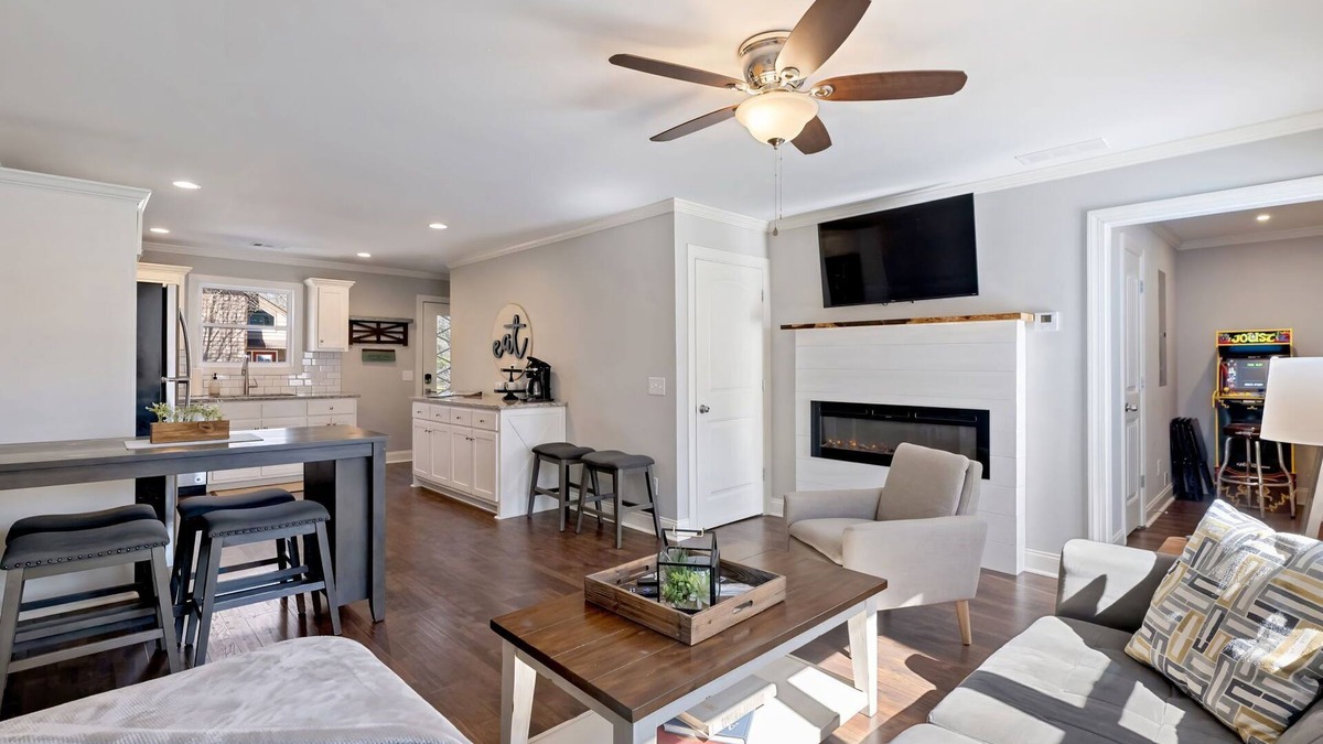 Helen House | ★ Downtown Helen Home ★ Serene Views + Charm ★