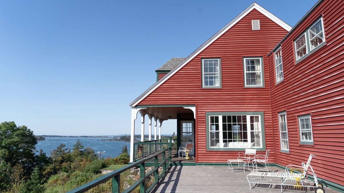 North Haven House | Downtown Hilltop Cottage - Breathtaking View