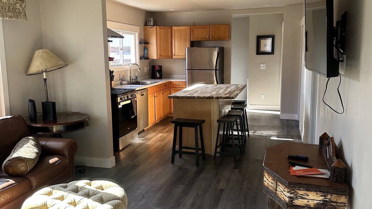 Hayden House | Downtown home just 30 minutes to the slopes! Pet friendly too.