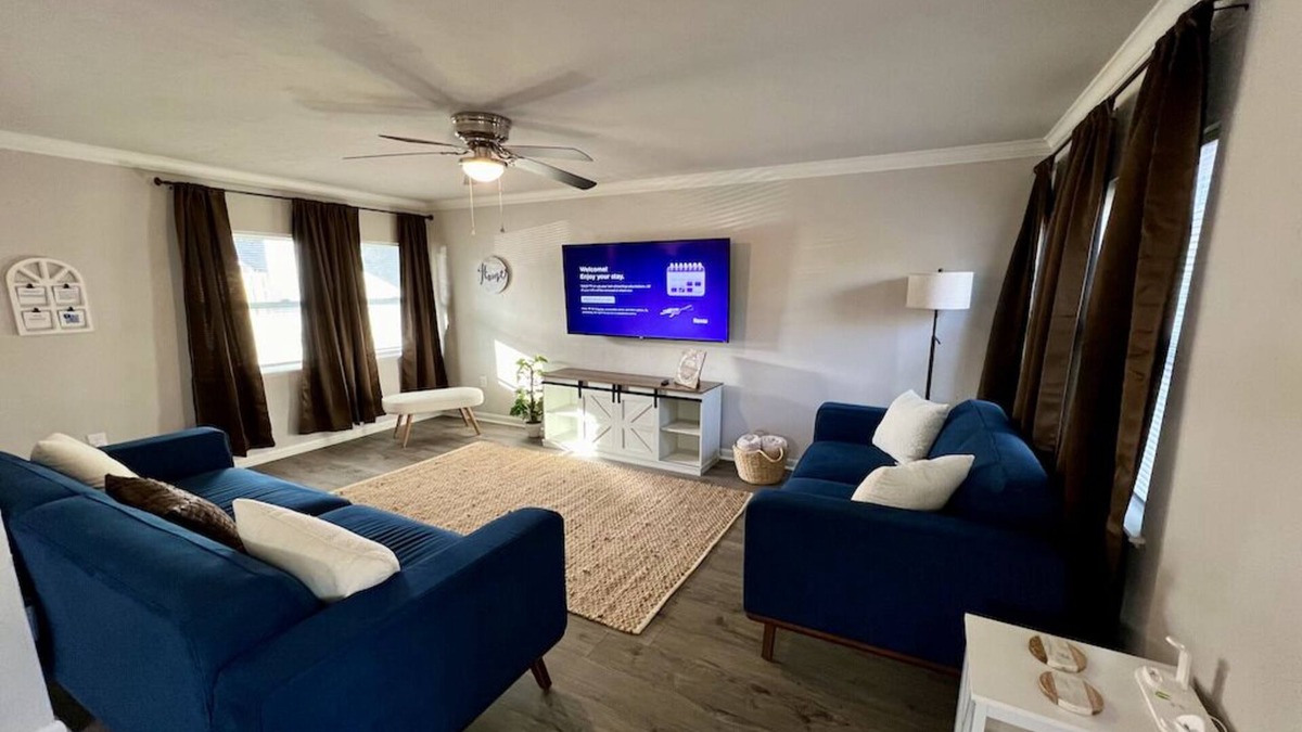 University Heights House | Downtown Home near UF, Shands & Depot Park w/privately fenced backyard!