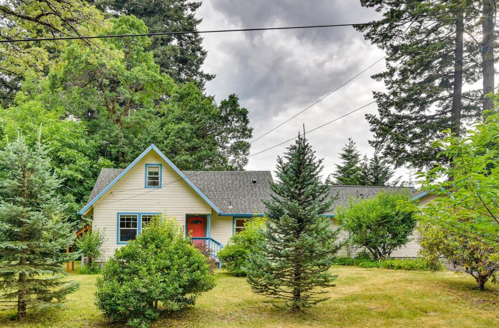 Stevenson House | Downtown Home with Patio - Walk to Shops and Dining!