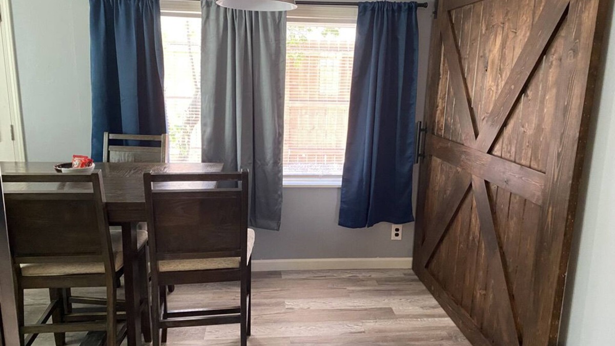 Redmond House | Downtown Hub - Dog Friendly