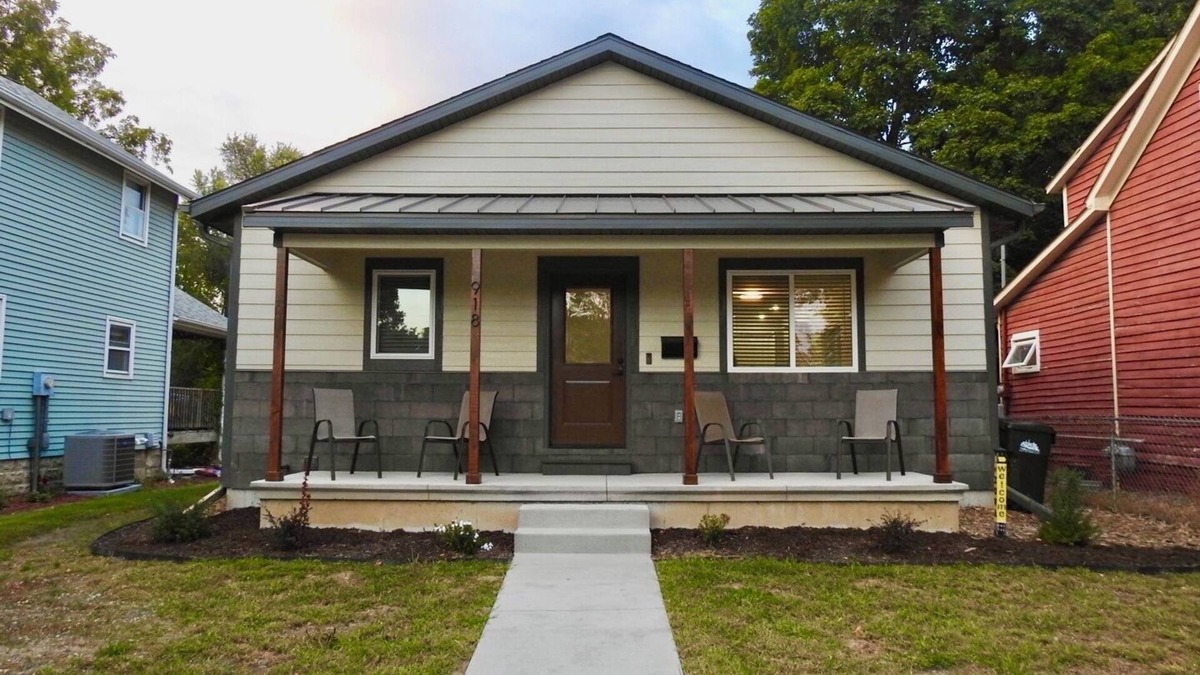 Mann House | Downtown Iowa City - Brand New Luxury Stay