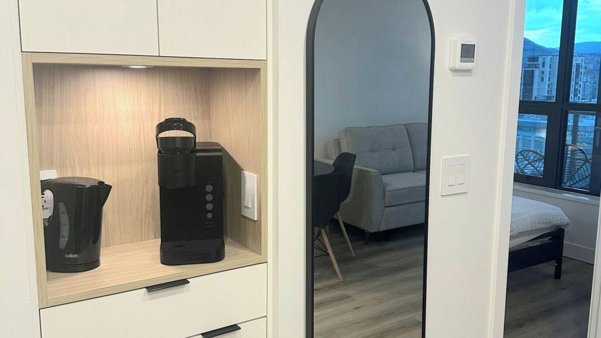 North End Condo | Downtown Kelowna Modern 1 Bed 1 Bath Condo + Parking.