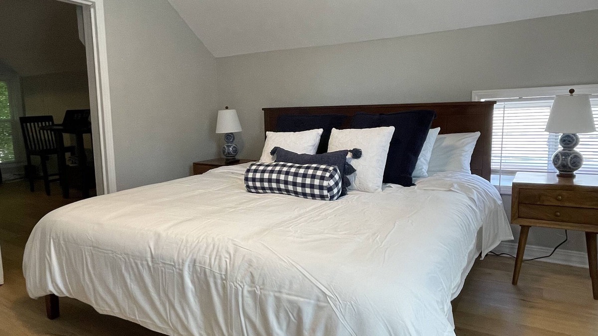 Downtown Buffalo Apartment | Downtown King Bed Suite- Very Walkable- Flexible Cancellation