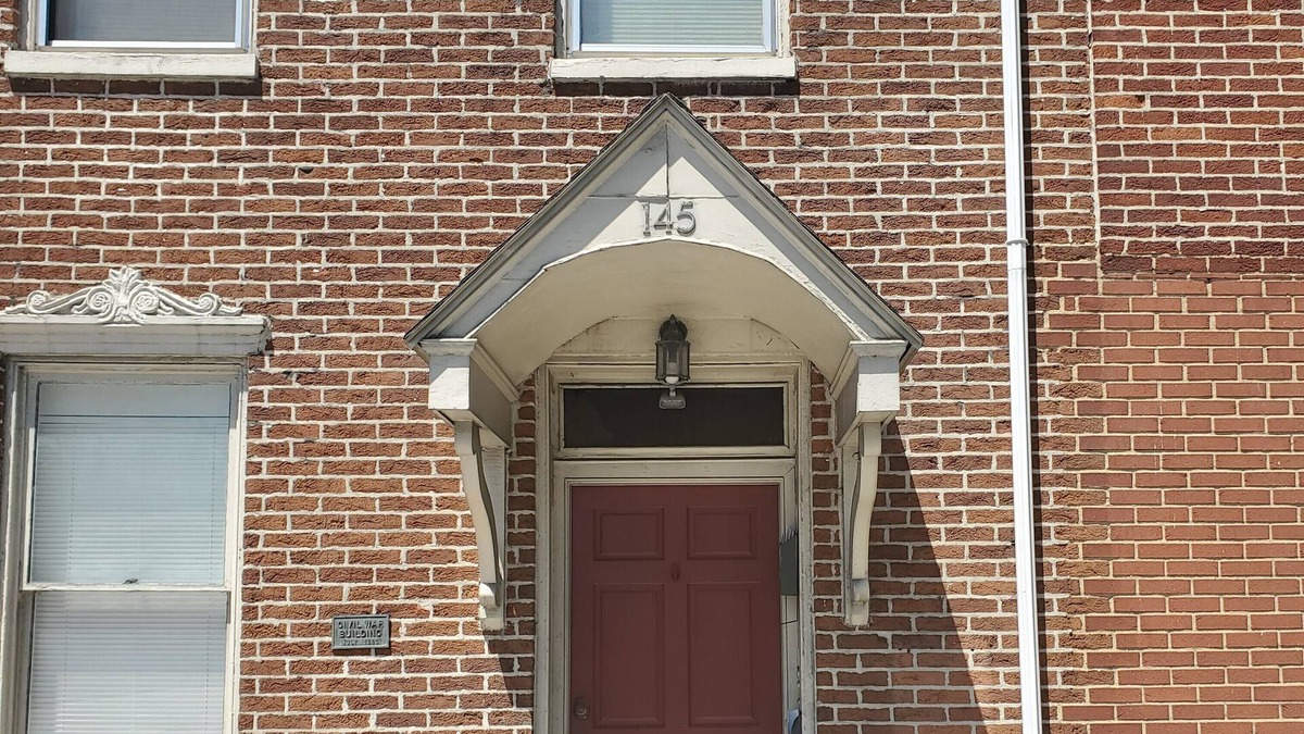 Gettysburg Apartment | Downtown location w/parking. Transit stop across the street. Unit 4 of 4.