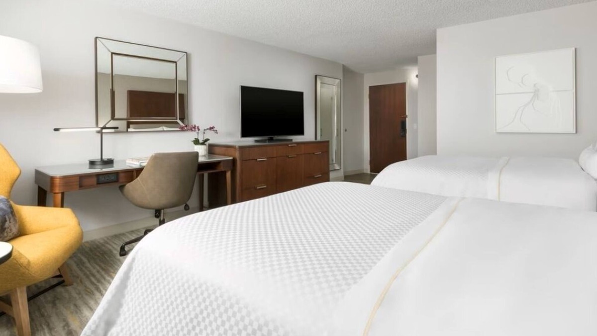 Downtown Long Beach Hotel | Downtown Long Beach Stay | 2 Double Beds | Near Convention Center