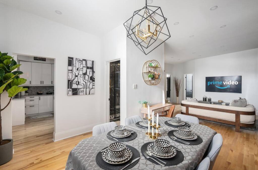 Plateau Mont Royal Apartment | Downtown Luxe: Metro, King Bed, Parking, Sleeps 6