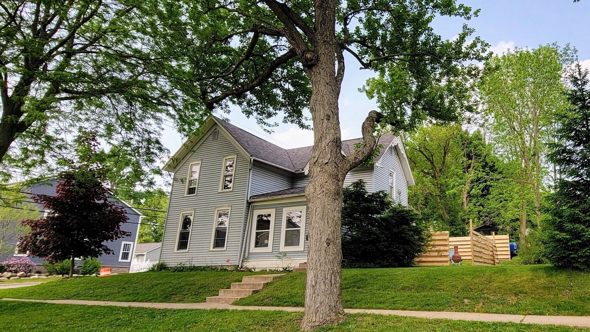 Milford House | Downtown Milford , great location