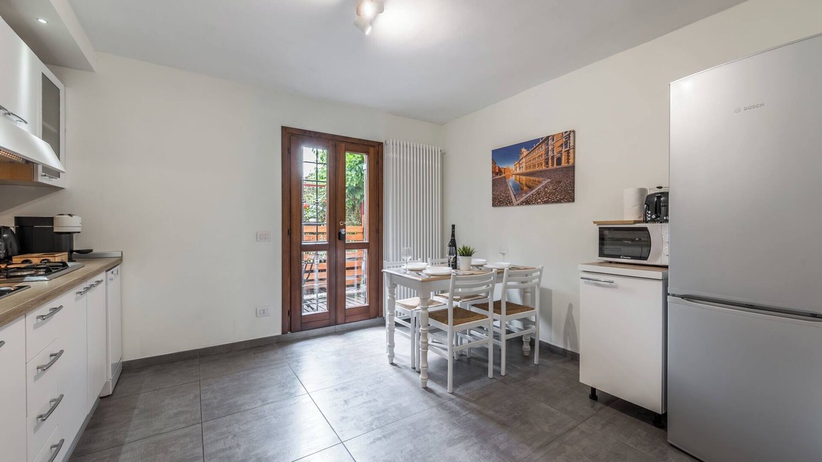 Old Town Apartment | [DOWNTOWN MODENA WITH PARKING AND SMALL GARDEN] AT THE MULEIN