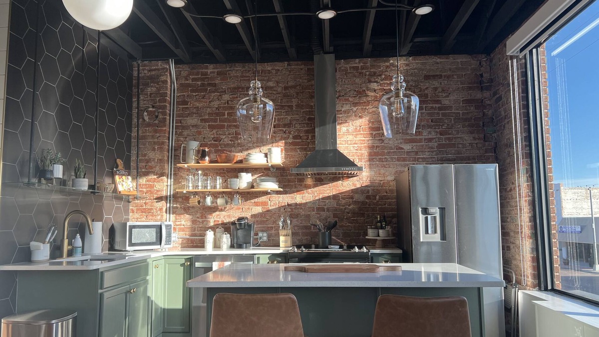 Clovis Apartment | Downtown Modern Loft Apartment