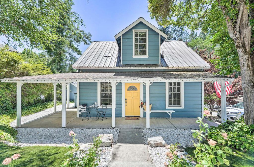 Nevada City House | Downtown Nevada City 1900 Victorian Retreat!